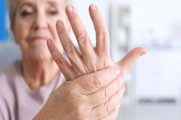 Cách massage giảm đau nhức cho cánh tay phải