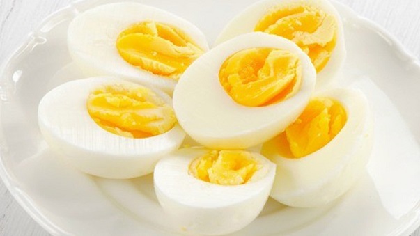 Trứng luộc chứa bao nhiêu calo? Cách ăn trứng luộc giảm cân